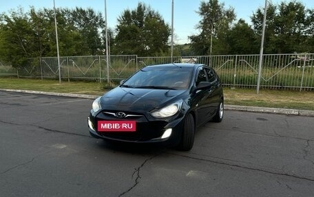 Hyundai Solaris II рестайлинг, 2013 год, 700 000 рублей, 6 фотография