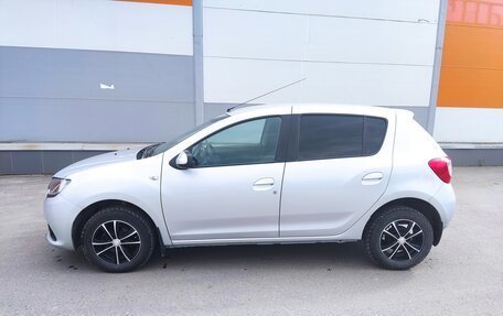 Renault Sandero II рестайлинг, 2015 год, 675 000 рублей, 2 фотография