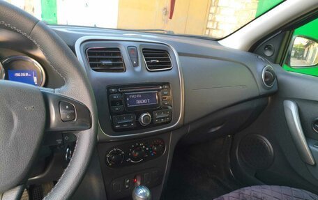 Renault Sandero II рестайлинг, 2015 год, 675 000 рублей, 16 фотография