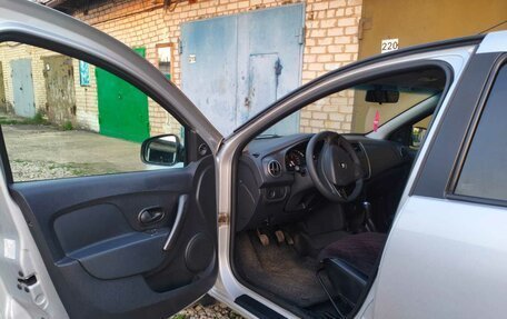 Renault Sandero II рестайлинг, 2015 год, 675 000 рублей, 19 фотография