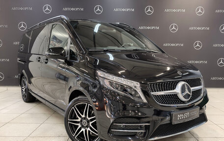 Mercedes-Benz V-Класс, 2019 год, 6 750 000 рублей, 3 фотография