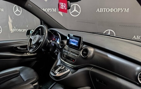 Mercedes-Benz V-Класс, 2019 год, 6 750 000 рублей, 13 фотография