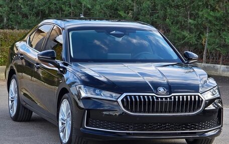 Skoda Superb III рестайлинг, 2023 год, 2 255 000 рублей, 3 фотография