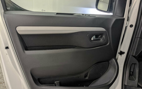Opel Zafira Life I, 2020 год, 3 770 000 рублей, 19 фотография