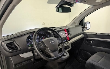 Opel Zafira Life I, 2020 год, 3 770 000 рублей, 15 фотография