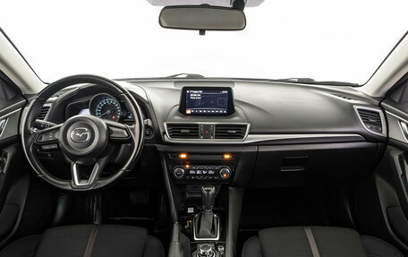 Mazda 3, 2017 год, 1 800 000 рублей, 14 фотография