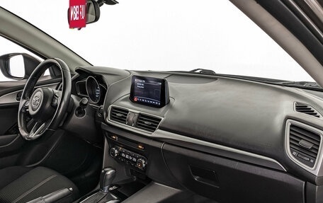 Mazda 3, 2017 год, 1 800 000 рублей, 13 фотография
