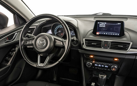 Mazda 3, 2017 год, 1 800 000 рублей, 27 фотография