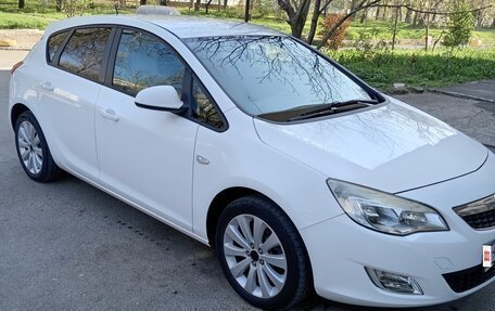 Opel Astra J, 2011 год, 883 000 рублей, 1 фотография