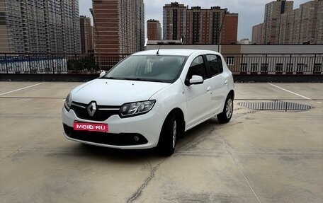 Renault Sandero II рестайлинг, 2015 год, 820 000 рублей, 1 фотография