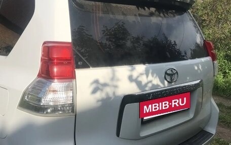Toyota Land Cruiser Prado 150 рестайлинг 2, 2013 год, 2 750 000 рублей, 2 фотография