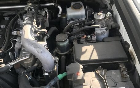 Toyota Land Cruiser Prado 150 рестайлинг 2, 2013 год, 2 750 000 рублей, 14 фотография