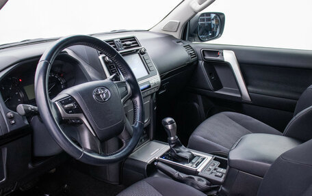 Toyota Land Cruiser Prado 150 рестайлинг 2, 2018 год, 4 789 000 рублей, 9 фотография