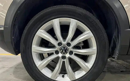 Volkswagen T-Roc I, 2023 год, 1 950 005 рублей, 11 фотография