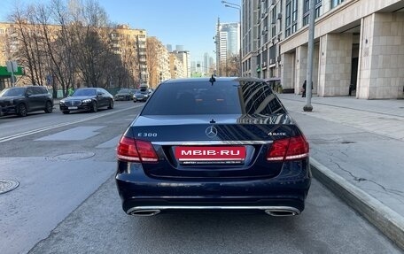 Mercedes-Benz E-Класс, 2013 год, 2 800 000 рублей, 23 фотография