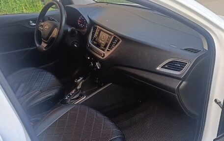 Hyundai Solaris II рестайлинг, 2021 год, 800 000 рублей, 10 фотография