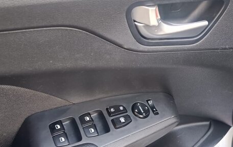 Hyundai Solaris II рестайлинг, 2021 год, 800 000 рублей, 11 фотография