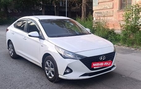Hyundai Solaris II рестайлинг, 2021 год, 800 000 рублей, 19 фотография