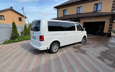 Volkswagen Caravelle T5, 2012 год, 2 050 000 рублей, 4 фотография