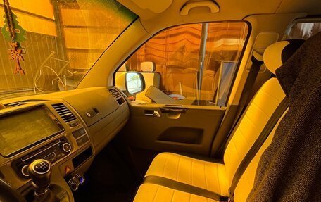 Volkswagen Caravelle T5, 2012 год, 2 050 000 рублей, 8 фотография