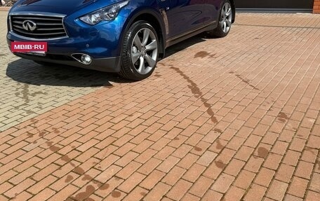 Infiniti QX70, 2016 год, 3 300 000 рублей, 4 фотография
