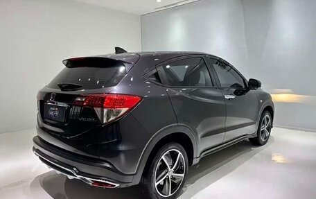 Honda Vezel, 2022 год, 1 420 000 рублей, 4 фотография