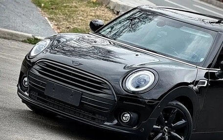 MINI Clubman, 2023 год, 1 880 888 рублей, 2 фотография