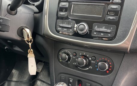 Renault Sandero II рестайлинг, 2015 год, 820 000 рублей, 10 фотография