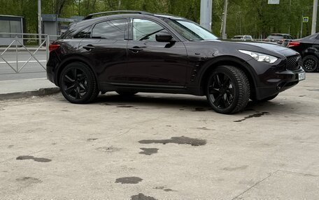 Infiniti QX70, 2014 год, 2 700 000 рублей, 12 фотография