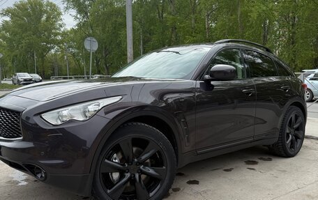 Infiniti QX70, 2014 год, 2 700 000 рублей, 11 фотография