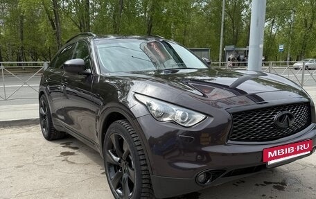 Infiniti QX70, 2014 год, 2 700 000 рублей, 5 фотография