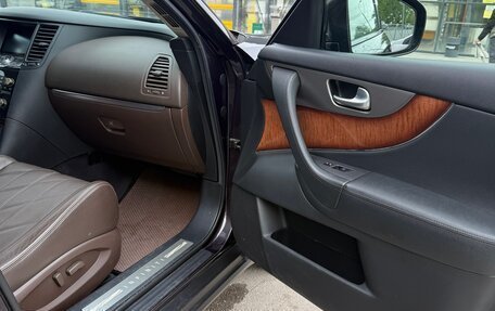 Infiniti QX70, 2014 год, 2 700 000 рублей, 16 фотография