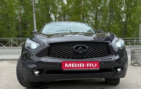 Infiniti QX70, 2014 год, 2 700 000 рублей, 38 фотография