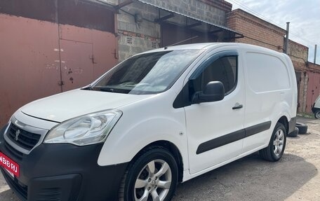 Peugeot Partner II рестайлинг 2, 2016 год, 980 000 рублей, 3 фотография