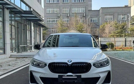 BMW 1 серия, 2023 год, 1 580 000 рублей, 2 фотография