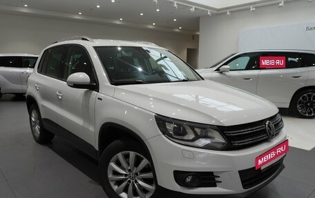 Volkswagen Tiguan I, 2016 год, 1 800 000 рублей, 3 фотография