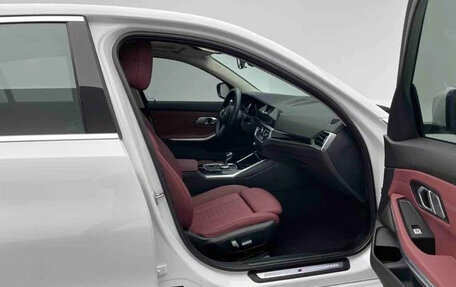 BMW 3 серия, 2022 год, 2 700 000 рублей, 15 фотография