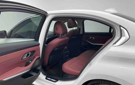 BMW 3 серия, 2022 год, 2 700 000 рублей, 16 фотография