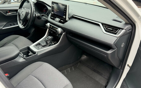 Toyota RAV4, 2020 год, 3 189 000 рублей, 9 фотография