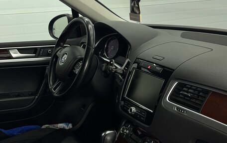 Volkswagen Touareg III, 2012 год, 2 950 000 рублей, 10 фотография