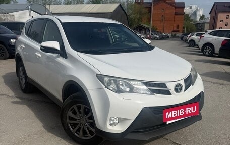 Toyota RAV4, 2015 год, 2 050 000 рублей, 2 фотография
