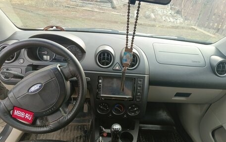 Ford Fiesta, 2005 год, 300 000 рублей, 6 фотография