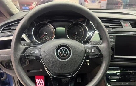 Volkswagen Touran III, 2022 год, 1 610 000 рублей, 8 фотография
