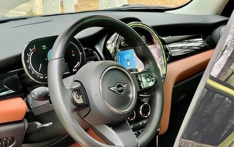 MINI Hatch, 2023 год, 2 314 000 рублей, 13 фотография