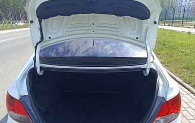 Hyundai Solaris II рестайлинг, 2011 год, 300 000 рублей, 1 фотография