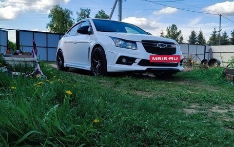 Chevrolet Cruze II, 2010 год, 790 000 рублей, 3 фотография