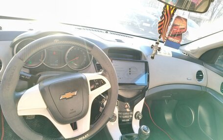 Chevrolet Cruze II, 2010 год, 790 000 рублей, 17 фотография