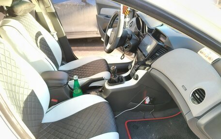 Chevrolet Cruze II, 2010 год, 790 000 рублей, 16 фотография