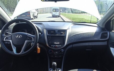Hyundai Solaris II рестайлинг, 2011 год, 300 000 рублей, 4 фотография