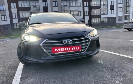 Hyundai Elantra VI рестайлинг, 2017 год, 1 300 000 рублей, 5 фотография